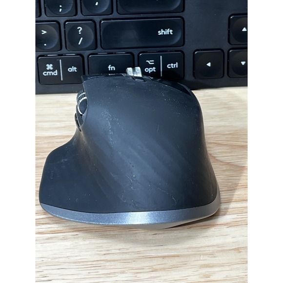 Logitech MX Keys Keyboard + MX Master 3 for Mac Mouse Combo – Unifying Receiver - Picture 6 of 13